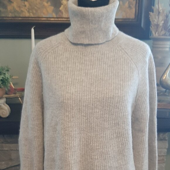 Grae Cove 100% Merino Wool Turtleneck Sweater - Picture 2 of 9